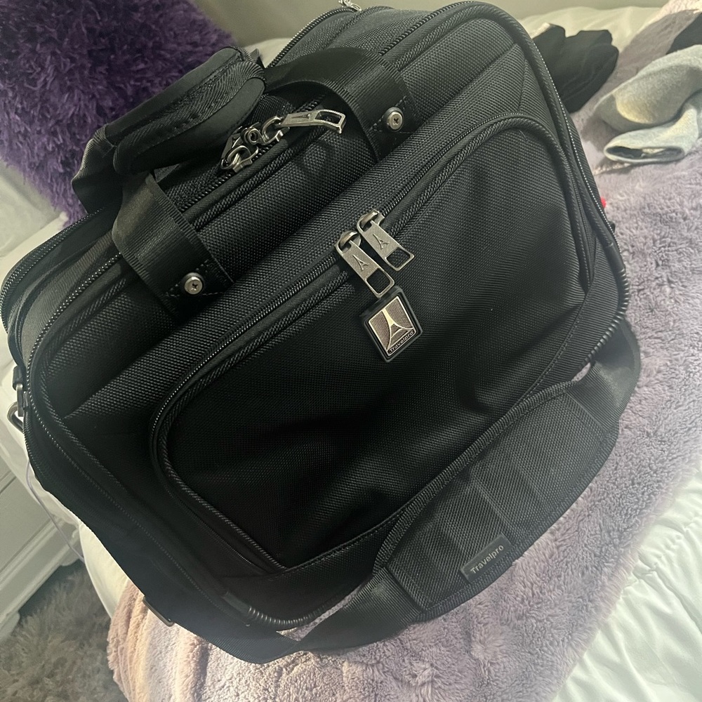 BRAND NEW NEVER USED TRAVEL PRO TOTE BAG!